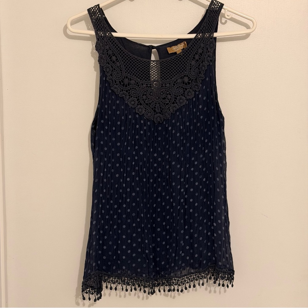 Chic Navy Sleeveless Silk Blouse with Crochet Accents - Carla Conti
